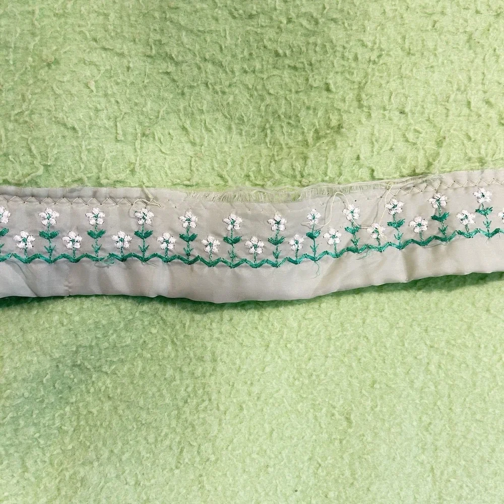Vintage Acrylic Mint Green Blanket 72x94 Satin Embroidered Trim MCM Retro Soft